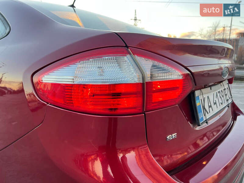 Седан Ford Fiesta 2014 в Киеве