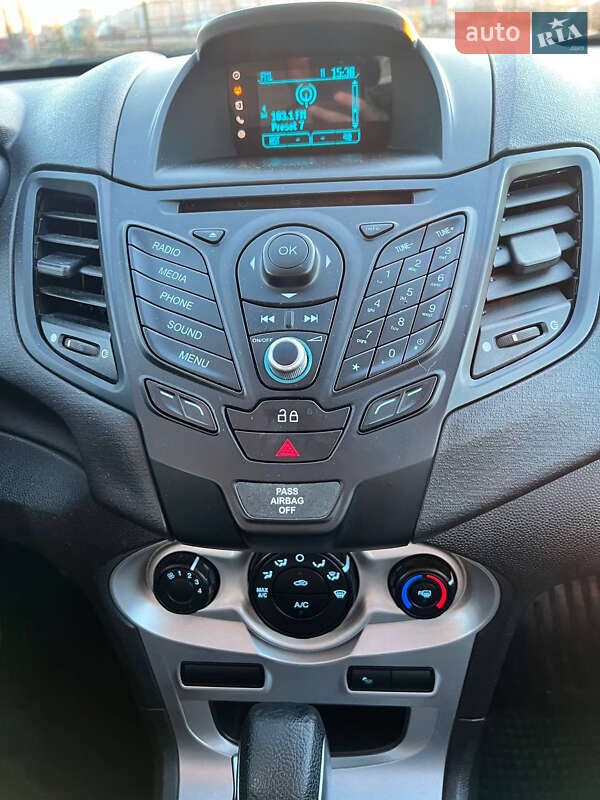 Седан Ford Fiesta 2014 в Киеве