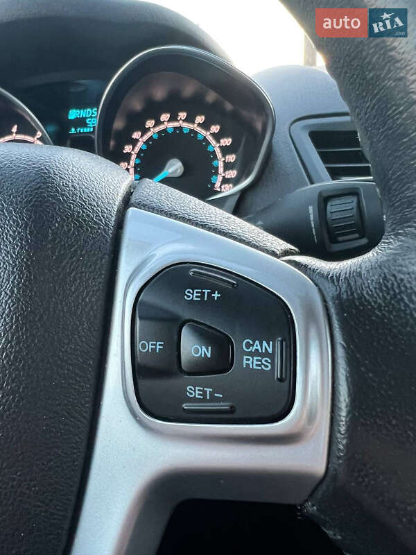 Седан Ford Fiesta 2014 в Киеве