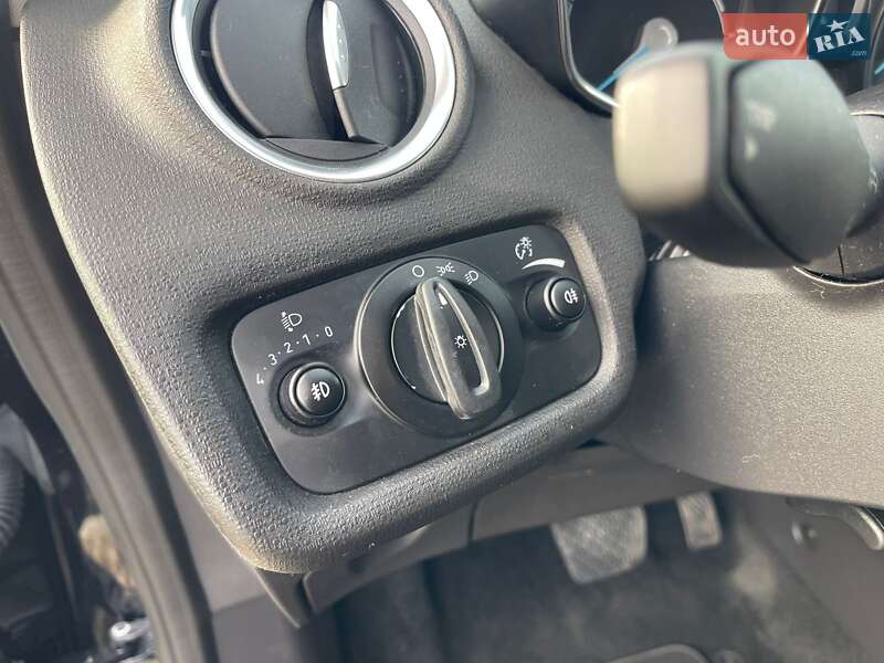 Хэтчбек Ford Fiesta 2015 в Ужгороде