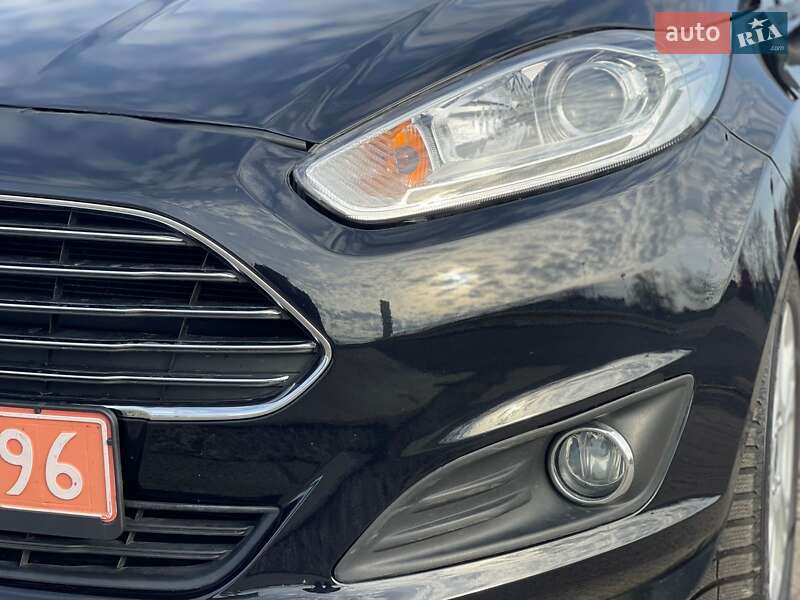 Хэтчбек Ford Fiesta 2015 в Ужгороде