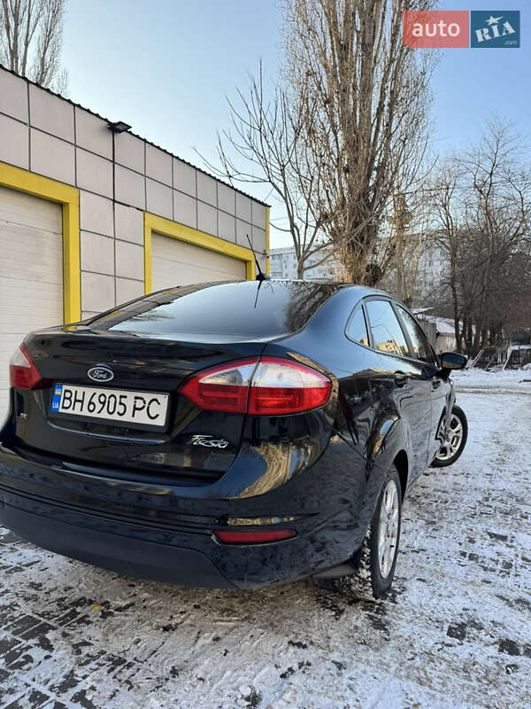Седан Ford Fiesta 2015 в Одессе