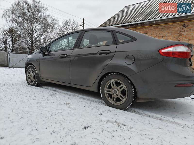 Седан Ford Fiesta 2018 в Ромнах фото 5 Седан Ford Fiesta 2018 в Ромнах