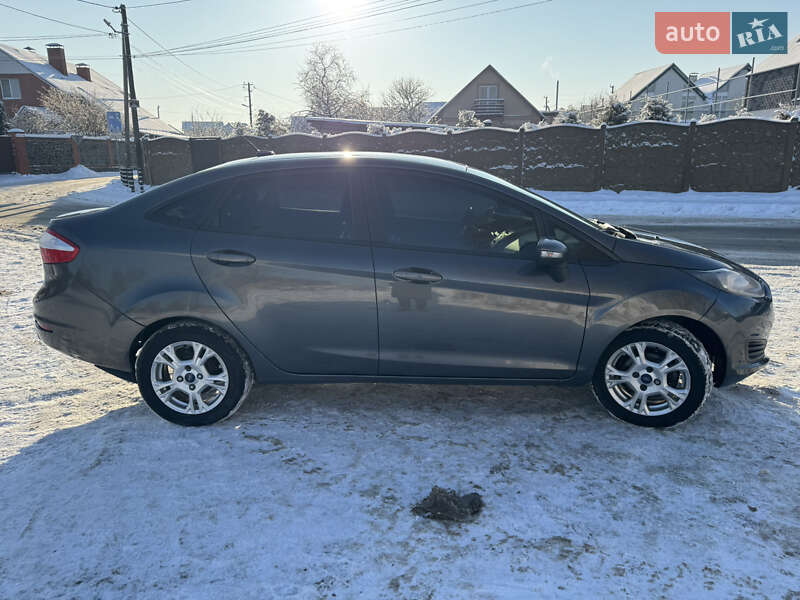 Седан Ford Fiesta 2016 в Киеве