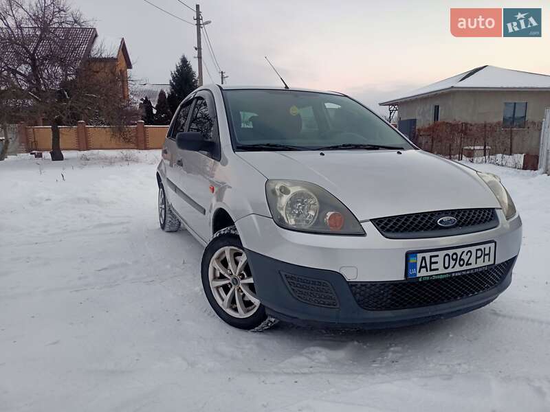 Хетчбек Ford Fiesta 2007 в Дніпрі