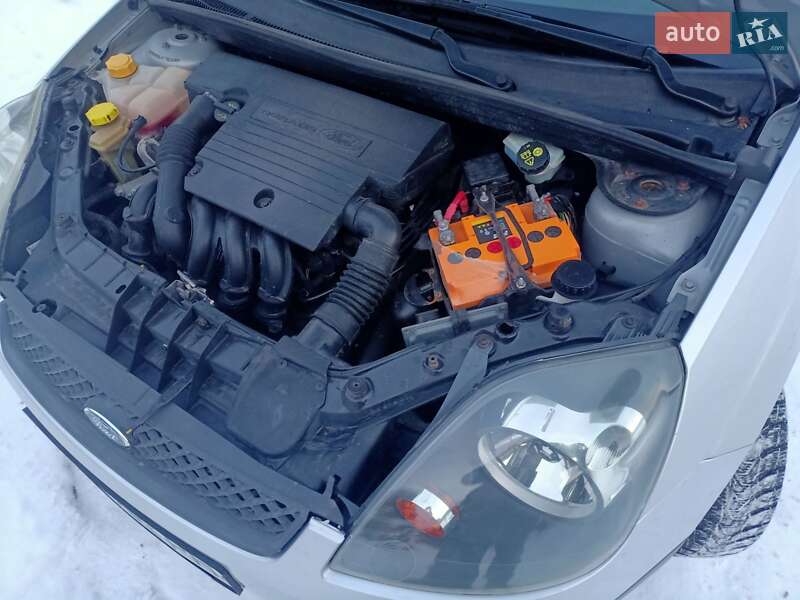 Хетчбек Ford Fiesta 2007 в Дніпрі