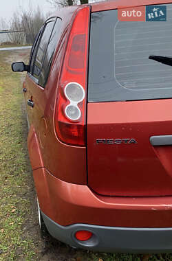 Хэтчбек Ford Fiesta 2006 в Корюковке