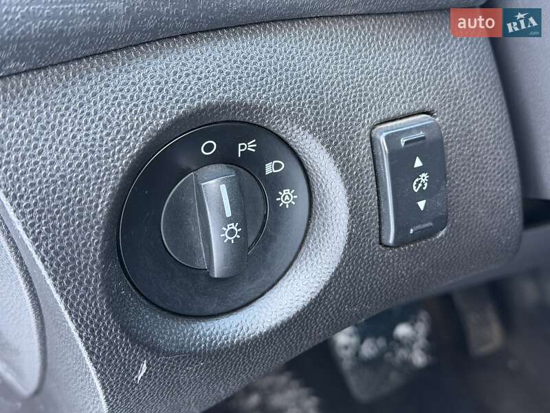 Хетчбек Ford Fiesta 2015 в Києві фото 18 Хетчбек Ford Fiesta 2015 в Києві