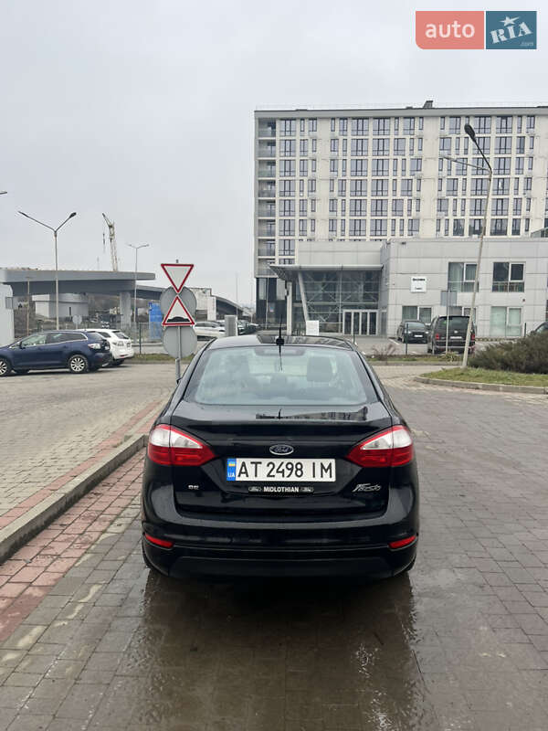 Седан Ford Fiesta 2015 в Ивано-Франковске