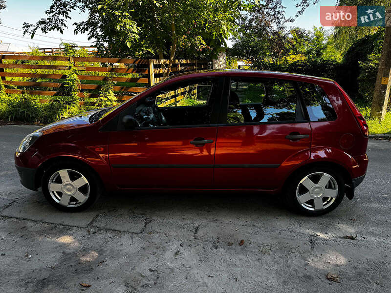 Хэтчбек Ford Fiesta 2007 в Киеве