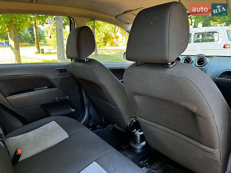 Хэтчбек Ford Fiesta 2007 в Киеве