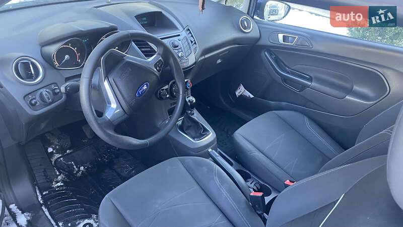 Хетчбек Ford Fiesta 2013 в Попільні фото 7 Хетчбек Ford Fiesta 2013 в Попільні