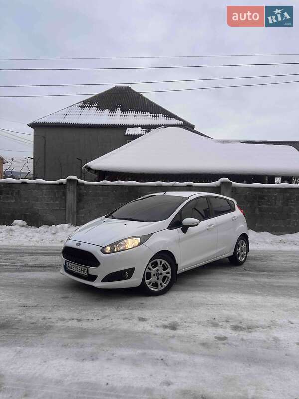 Хетчбек Ford Fiesta 2016 в Мукачевому фото Хетчбек Ford Fiesta 2016 в Мукачевому