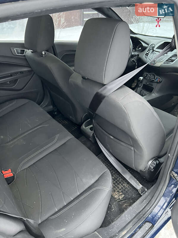 Хетчбек Ford Fiesta 2013 в Високому фото 10 Хетчбек Ford Fiesta 2013 в Високому