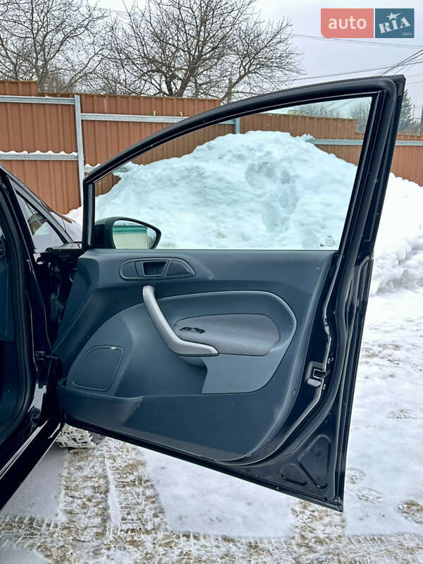 Хетчбек Ford Fiesta 2011 в Житомирі