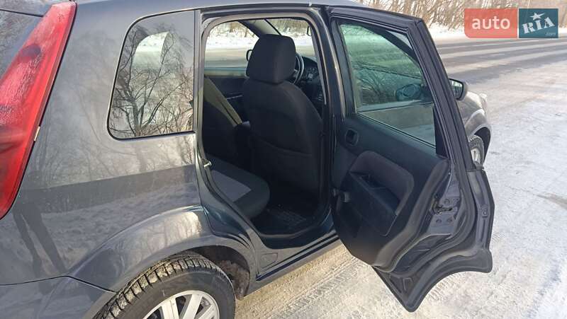 Хэтчбек Ford Fiesta 2007 в Мене