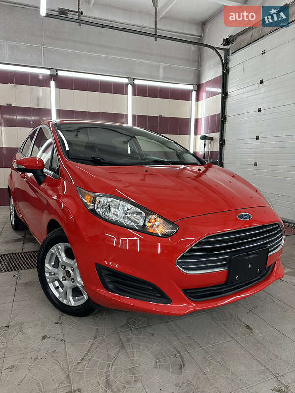 Седан Ford Fiesta 2016 в Львове