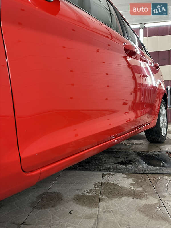 Седан Ford Fiesta 2016 в Львове