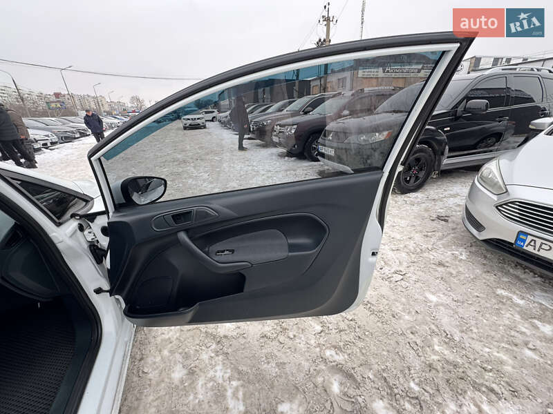 Хетчбек Ford Fiesta 2011 в Запоріжжі фото 26 Хетчбек Ford Fiesta 2011 в Запоріжжі