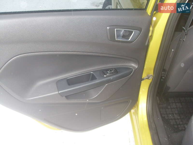 Хэтчбек Ford Fiesta 2013 в Чернигове