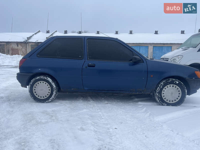 Хэтчбек Ford Fiesta 1994 в Квасилове