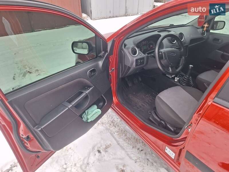 Хэтчбек Ford Fiesta 2006 в Кривом Роге