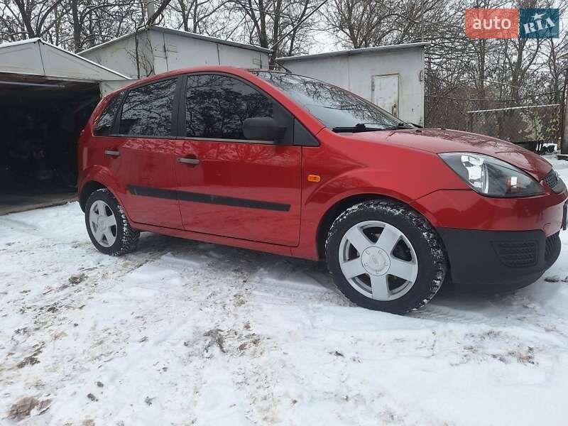 Хэтчбек Ford Fiesta 2006 в Кривом Роге