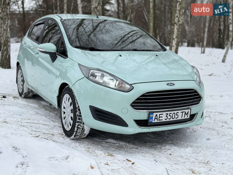Хетчбек Ford Fiesta 2016 в Павлограді