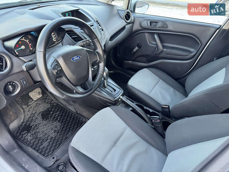 Седан Ford Fiesta 2016 в Києві