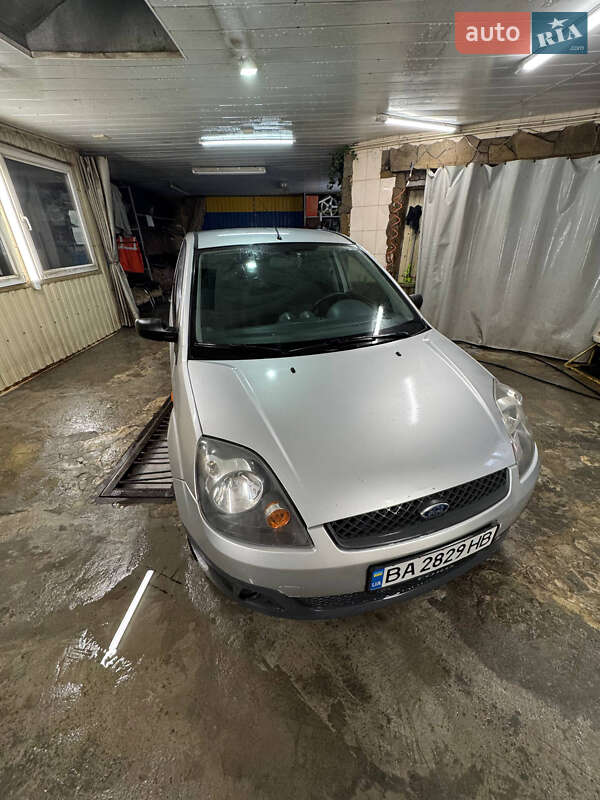 Хетчбек Ford Fiesta 2008 в Кропивницькому