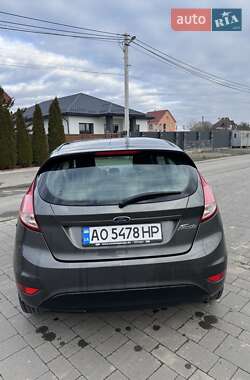 Хэтчбек Ford Fiesta 2016 в Ужгороде
