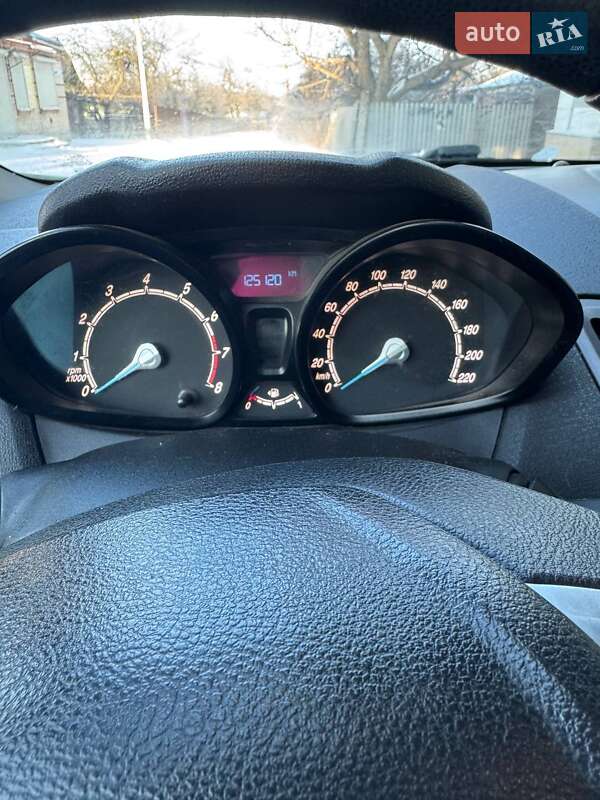 Хетчбек Ford Fiesta 2013 в Люботині