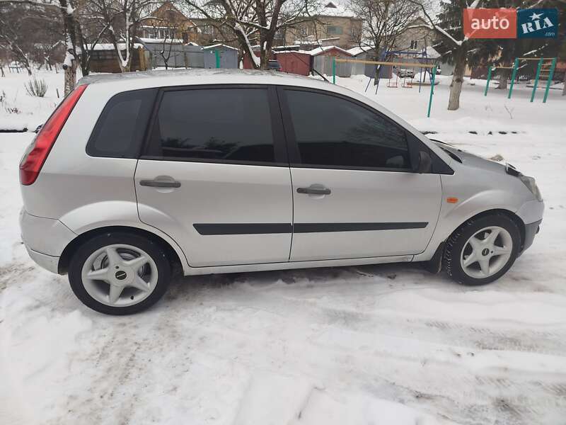 Хэтчбек Ford Fiesta 2008 в Мукачево