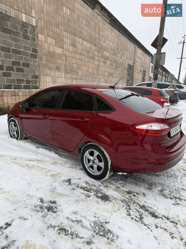 Седан Ford Fiesta 2016 в Звягелі