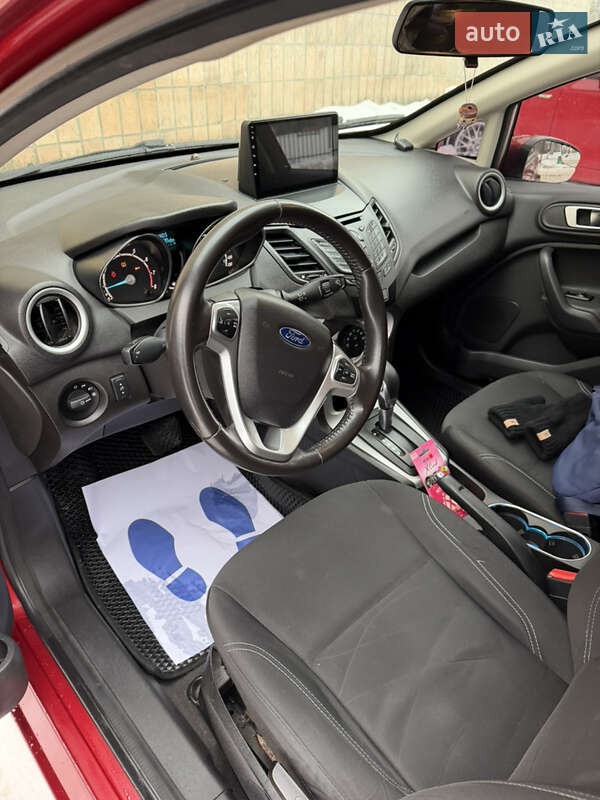 Седан Ford Fiesta 2016 в Звягелі