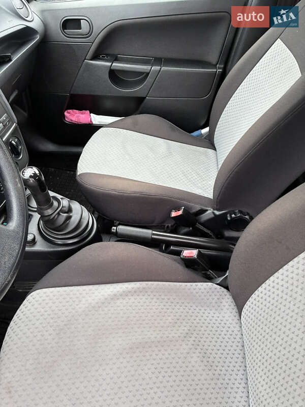 Хетчбек Ford Fiesta 2007 в Львові