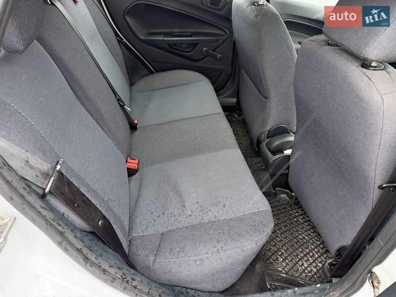 Хетчбек Ford Fiesta 2011 в Ужгороді фото 28 Хетчбек Ford Fiesta 2011 в Ужгороді