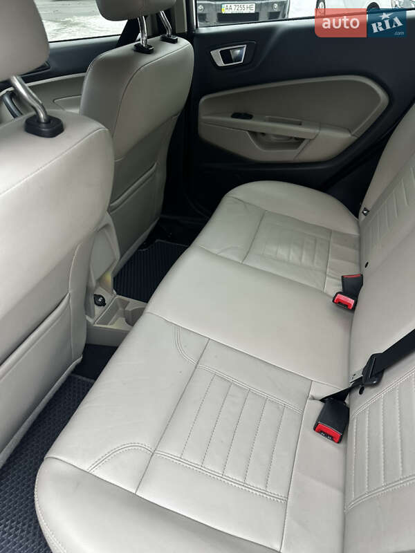 Седан Ford Fiesta 2017 в Киеве