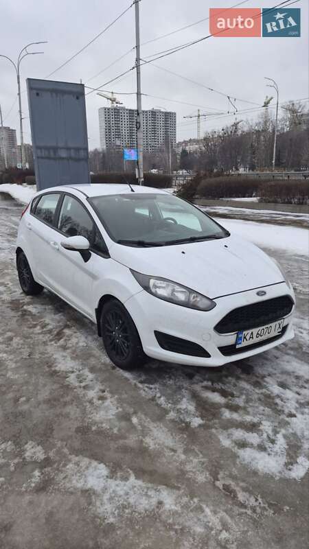 Хэтчбек Ford Fiesta 2017 в Киеве фото Хэтчбек Ford Fiesta 2017 в Киеве