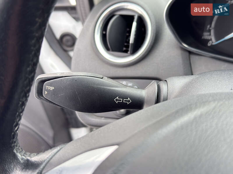 Хэтчбек Ford Fiesta 2016 в Киеве фото 28 Хэтчбек Ford Fiesta 2016 в Киеве