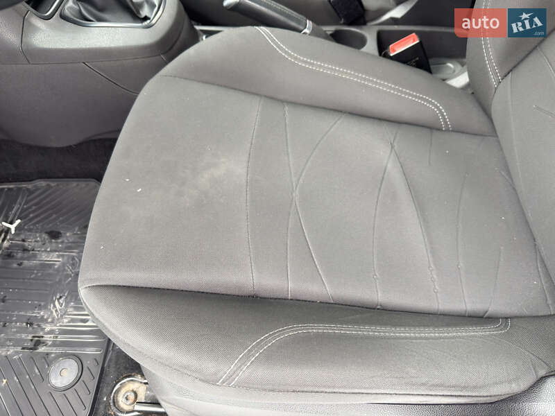 Хэтчбек Ford Fiesta 2016 в Киеве фото 31 Хэтчбек Ford Fiesta 2016 в Киеве