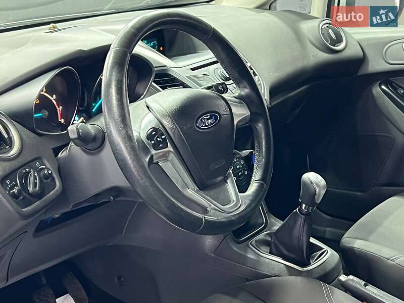 Хэтчбек Ford Fiesta 2014 в Одессе фото 8 Хэтчбек Ford Fiesta 2014 в Одессе
