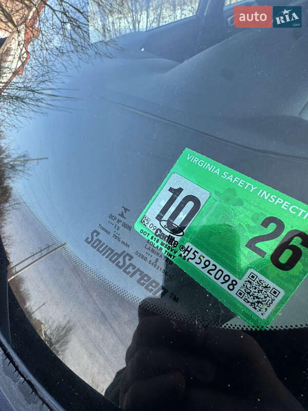 Седан Ford Fiesta 2015 в Львові