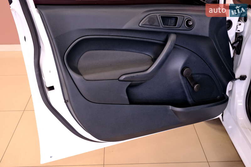 Хетчбек Ford Fiesta 2012 в Одесі фото 25 Хетчбек Ford Fiesta 2012 в Одесі