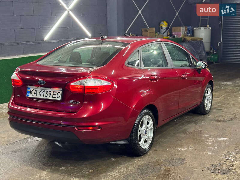 Седан Ford Fiesta 2014 в Киеве