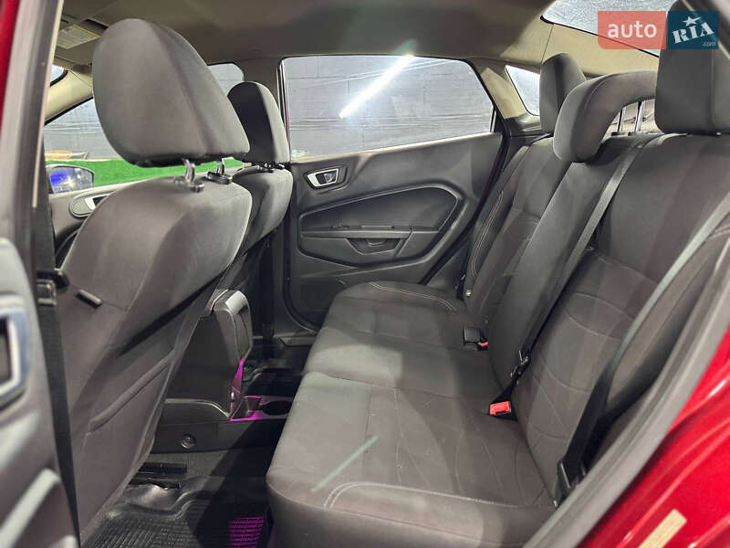 Седан Ford Fiesta 2014 в Киеве