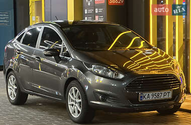 Седан Ford Fiesta 2014 в Киеве