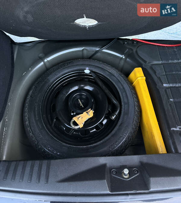 Хетчбек Ford Fiesta 2006 в Луцьку фото 14 Хетчбек Ford Fiesta 2006 в Луцьку