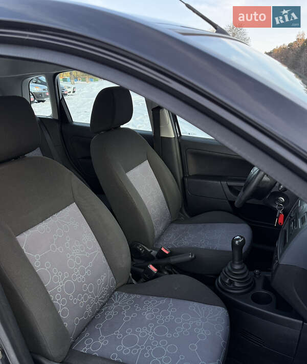 Хетчбек Ford Fiesta 2006 в Луцьку фото 17 Хетчбек Ford Fiesta 2006 в Луцьку