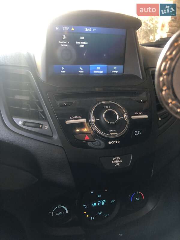 Хэтчбек Ford Fiesta 2016 в Стрые